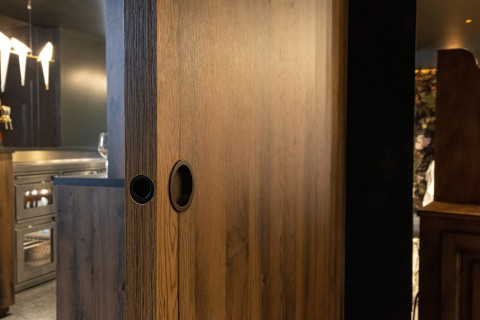 Houten schuifdeur die in de wand schuift uit het proslide gamma van ARLU