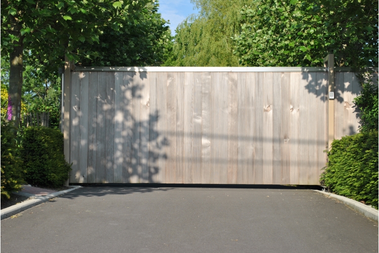 sliding cantilever gates